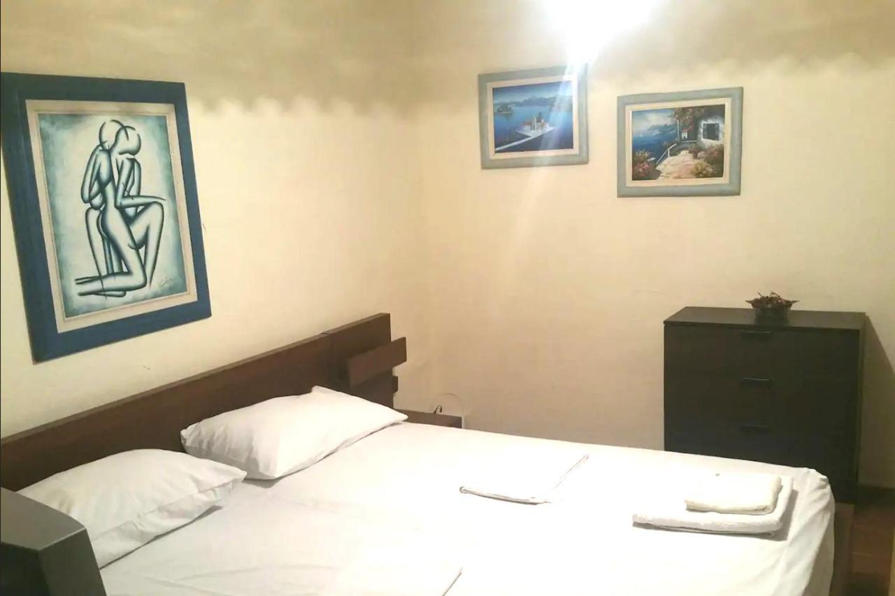 Communist Style Apartment Тирана Екстериор снимка